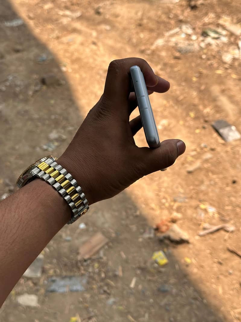 Google Pixel 7a 5
