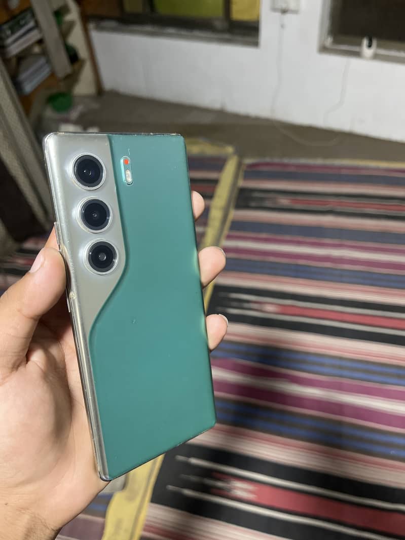 Tecno CAMON 40 Pro 2