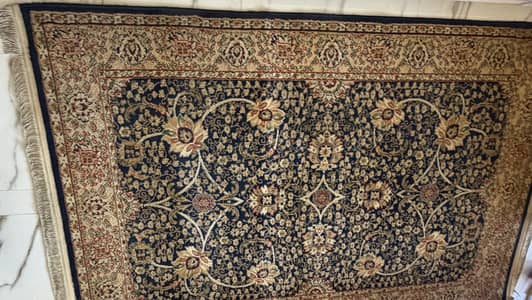 Large Central carpet in new condition.