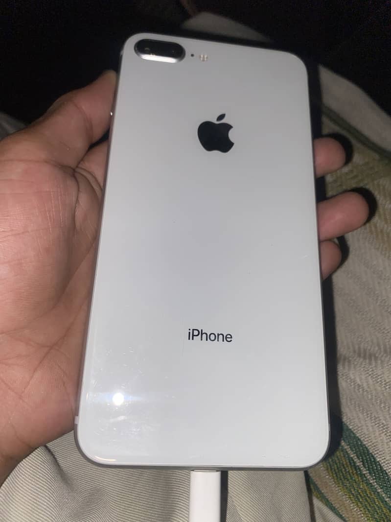Apple iPhone 8 Plus 0