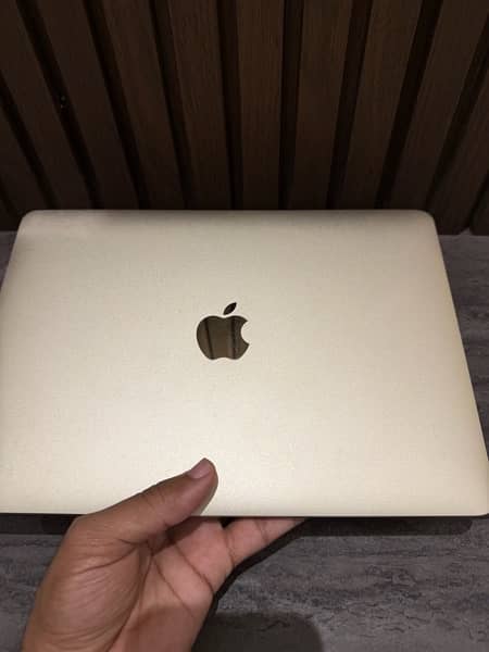 apple macbook 1
