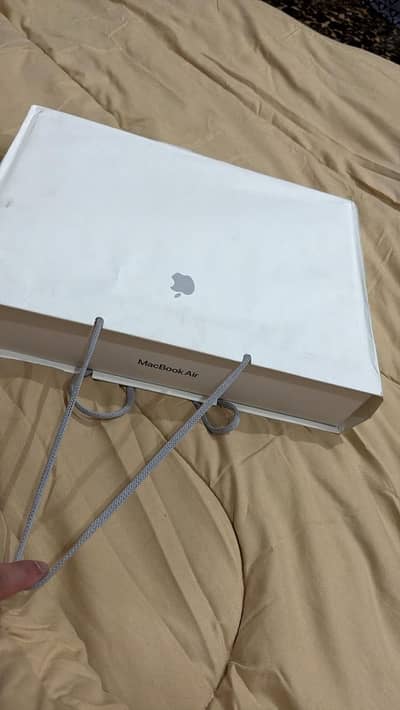 MACBOOK M3 air 2024 15 inch model 10:10