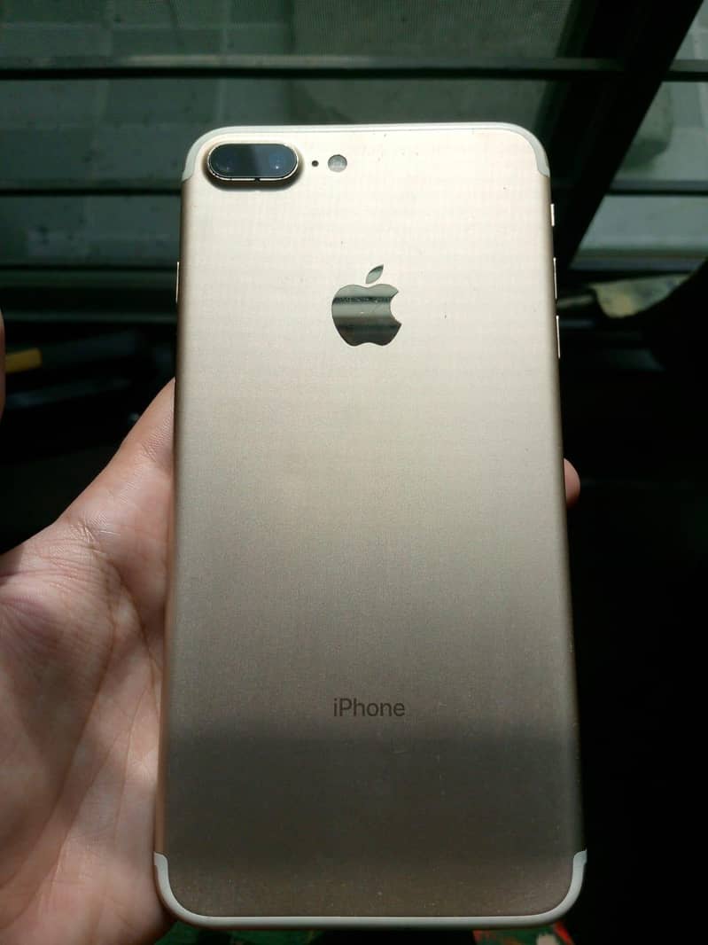 Apple iPhone 7 Plus 0