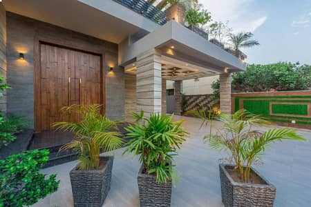 SYED BROTHERS PROUDLY OFFERS: 2-Kanal Elegant And Fully Maintained Bungalow Is Available In The Best Block Of DHA Lahore.
