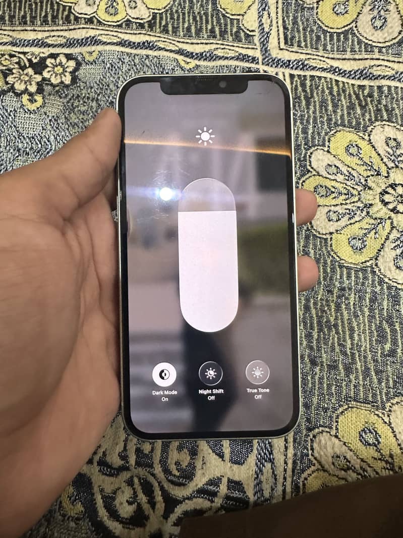 Apple iPhone 12 4