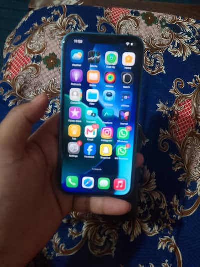 Apple iPhone 13
