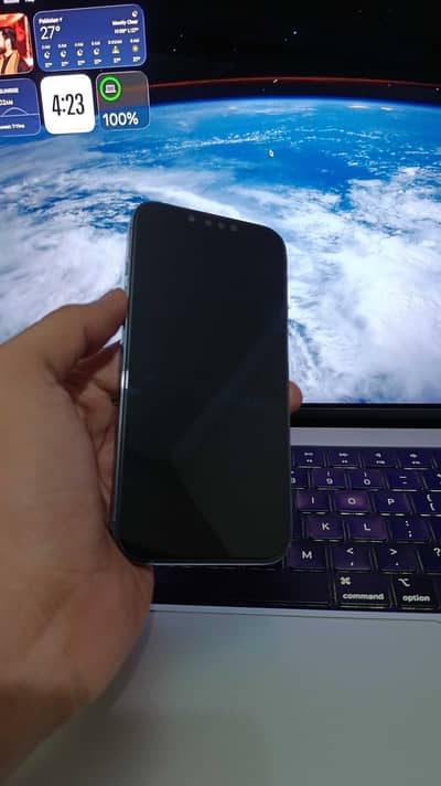 Apple iPhone 13