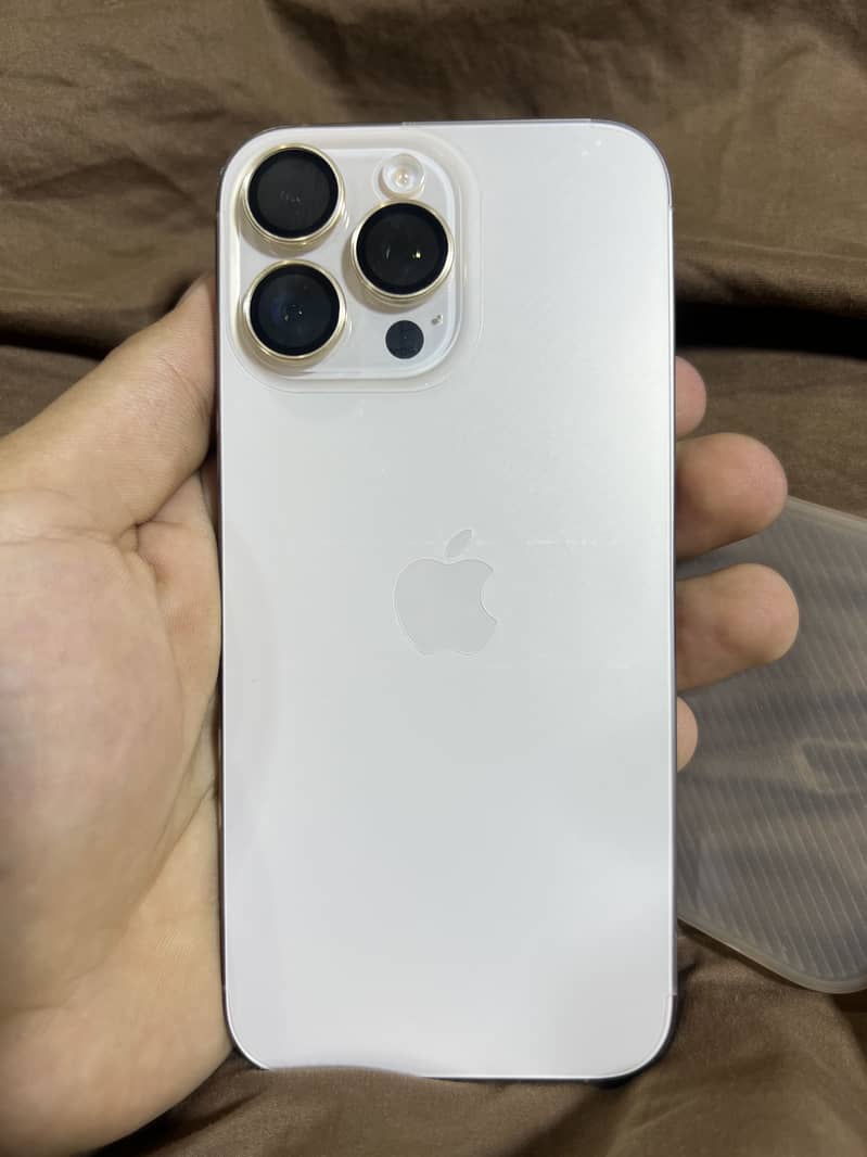 Apple iPhone 16 Pro Max 0
