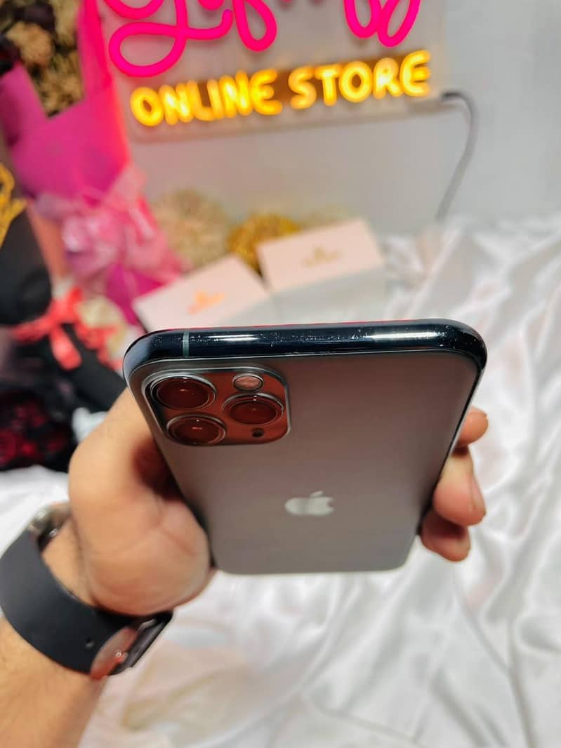 iPhone 11 pro 3