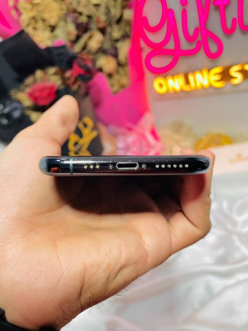 iPhone 11 pro 8