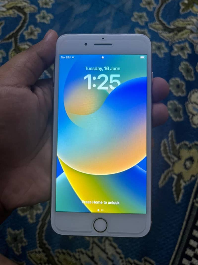 Apple iPhone 8 Plus 1