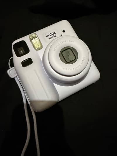 Fujifilm Instax Mini SE Instant Camera Bundle – Like New – Used Once