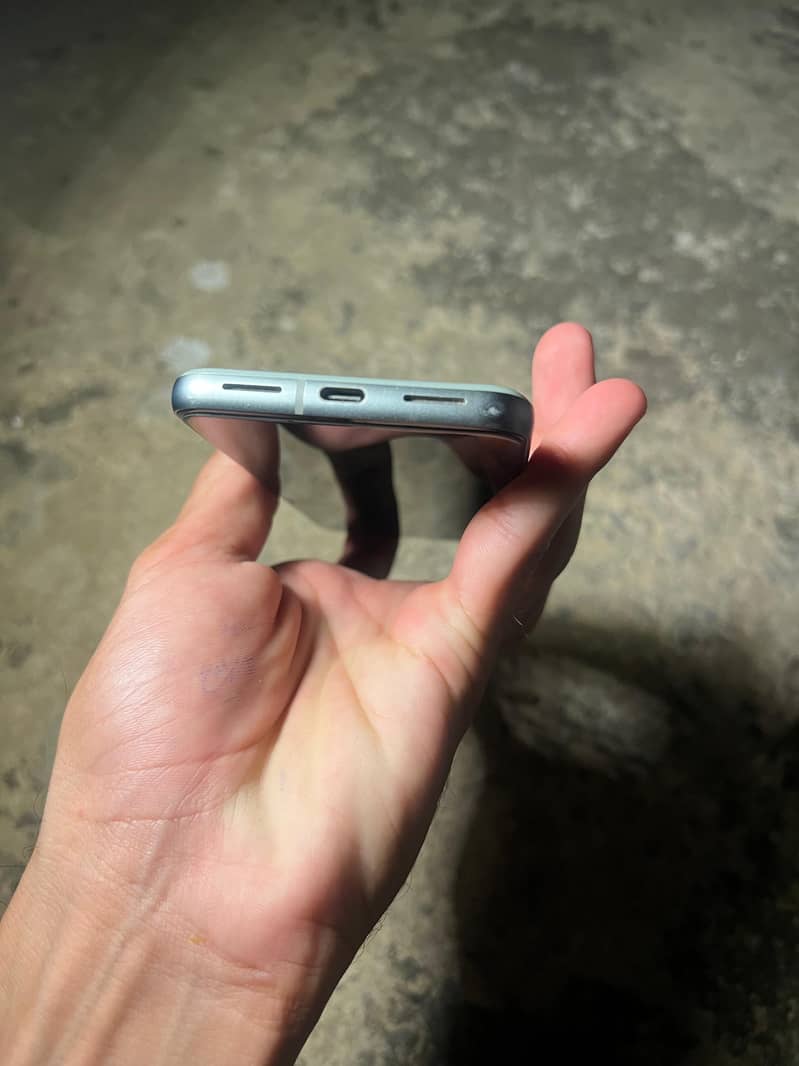 Google Pixel 8 5