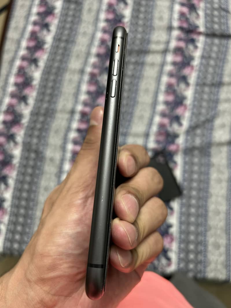 iPhone 11 2