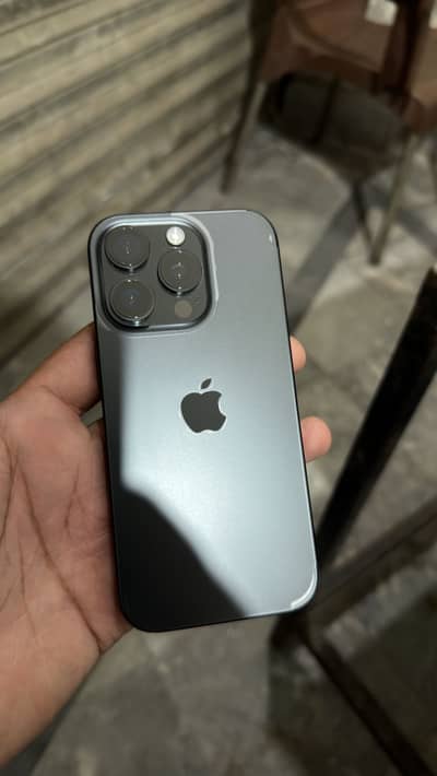 Apple iPhone 16 Pro