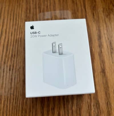 iphone 20 watt adapter from USA with receipt