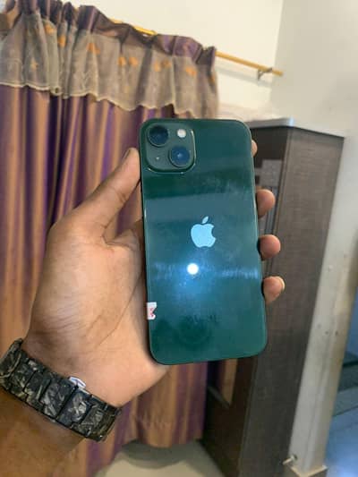 Apple iPhone 13