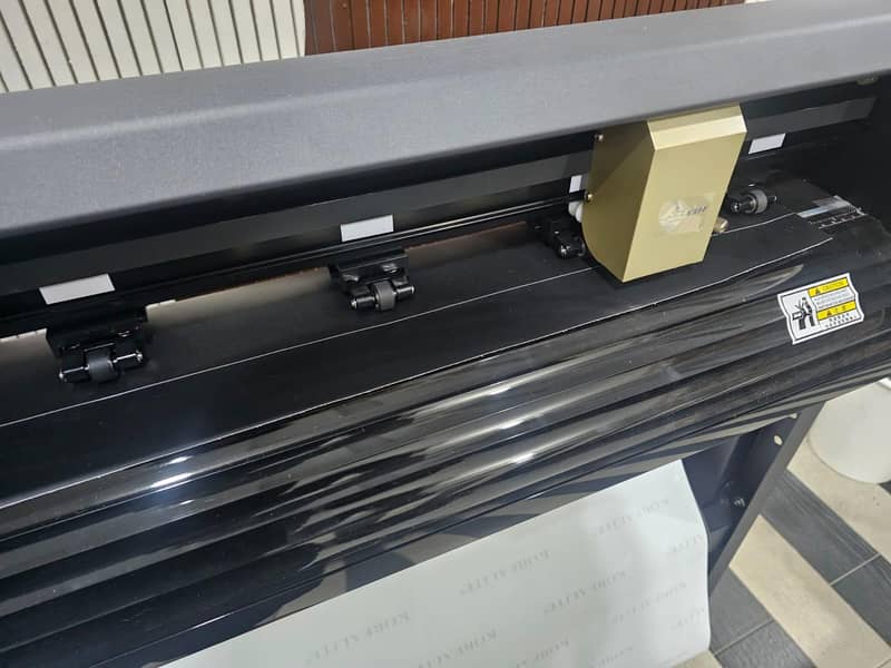 Plotter Printer Skycut, VH60, 60 inch 1