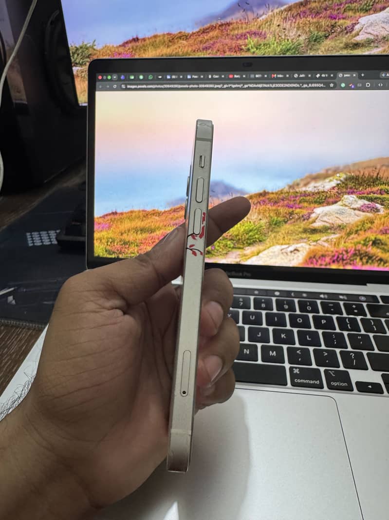 Apple iPhone 12 7