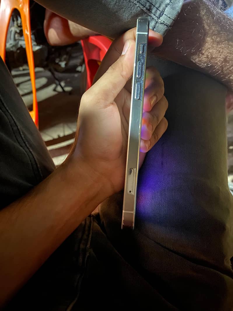 iPhone 12 Pro 4