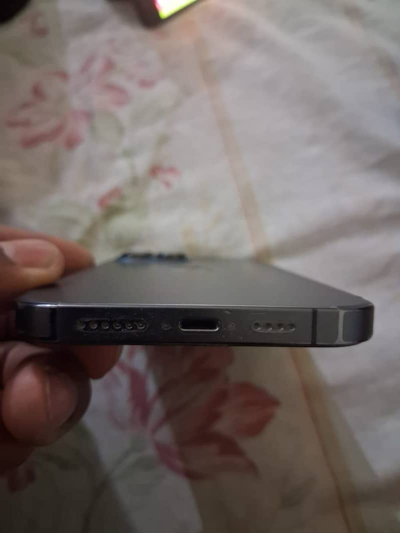Apple iPhone 13 4