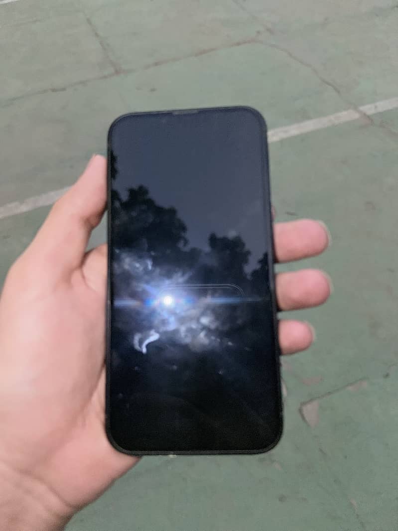 Apple iPhone 13 4