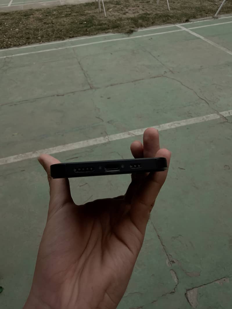 Apple iPhone 13 6