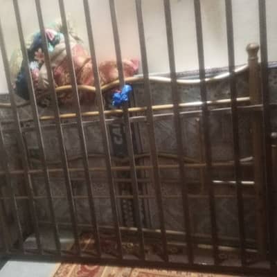 iron bed soil iron hawey good condition