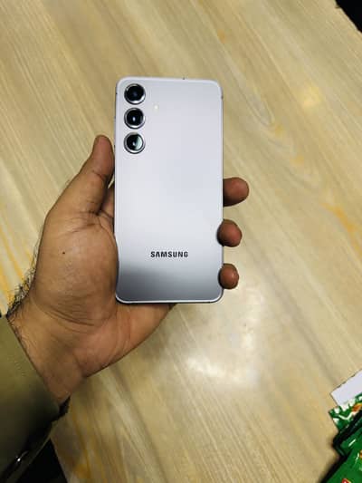 Samsung Mobile S24