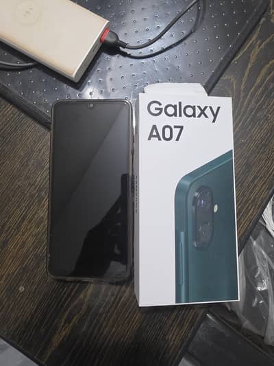 Samsung Galaxy A07 64/4gb.  violet green