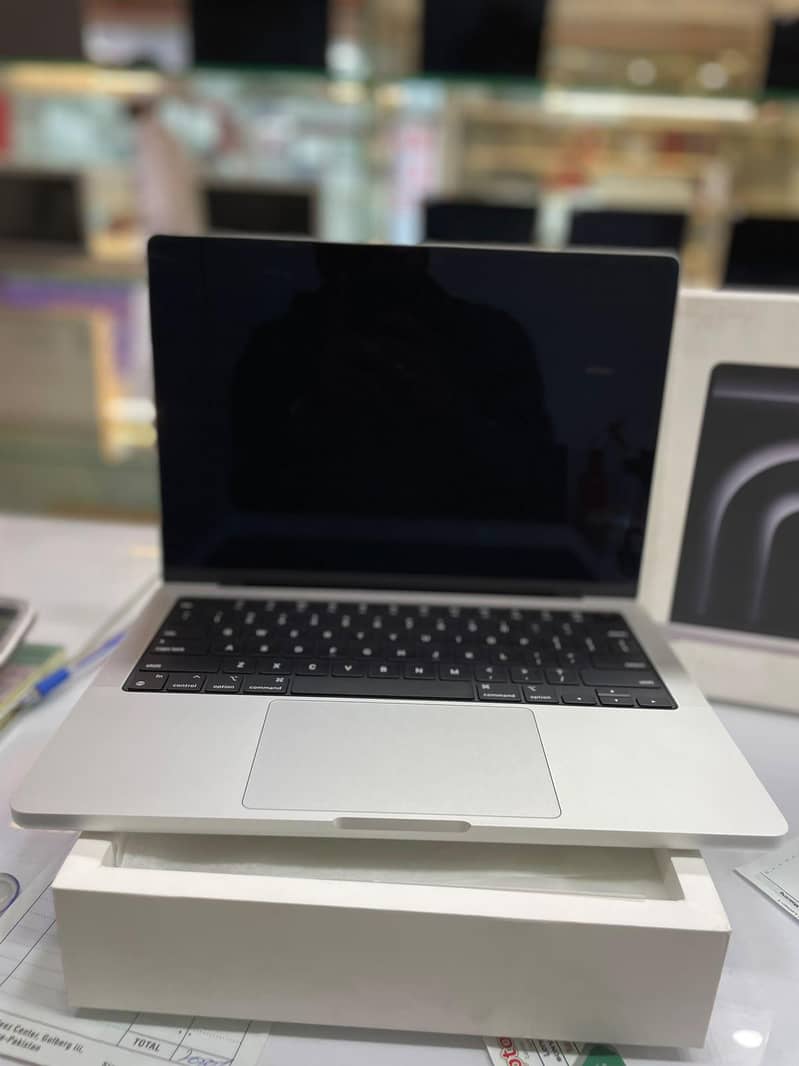 MacBook pro M5 0