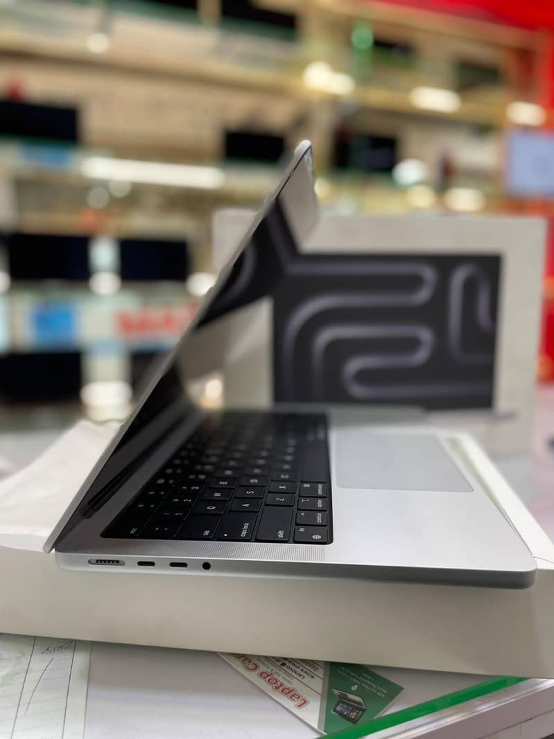 MacBook pro M5 1