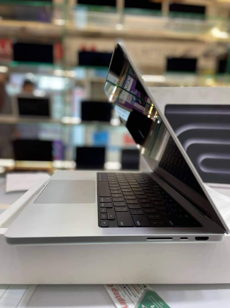 MacBook pro M5 2