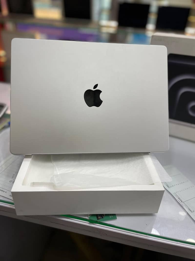 MacBook pro M5 3