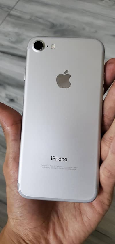 Apple iPhone 7