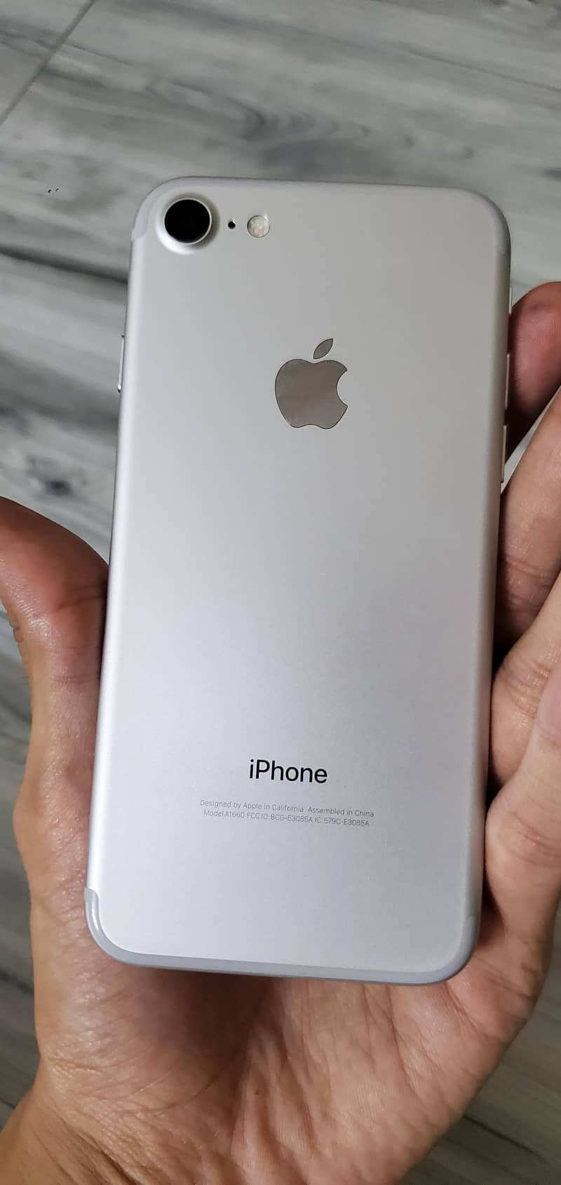 Apple iPhone 7 0
