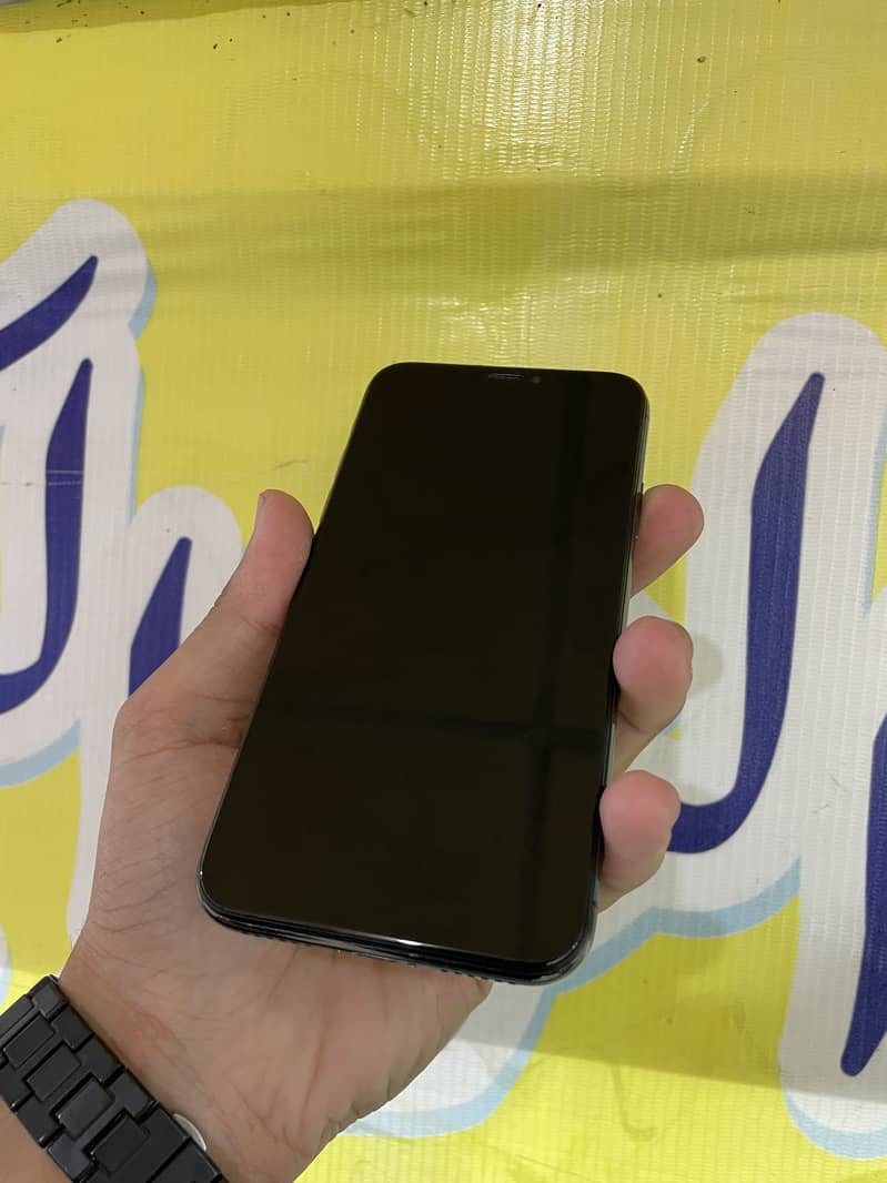 Apple iPhone X 5