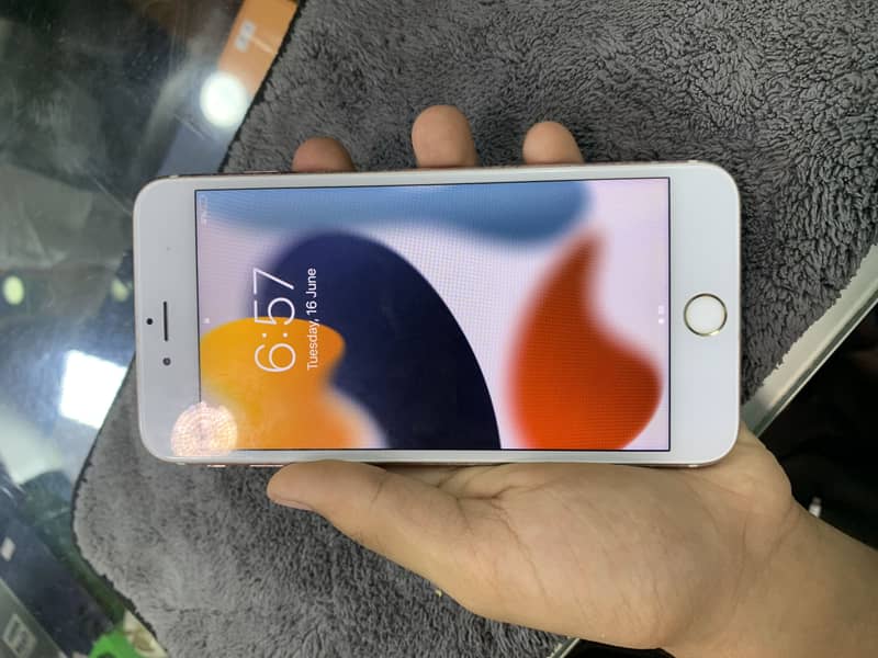 Apple iPhone 6S Plus 2