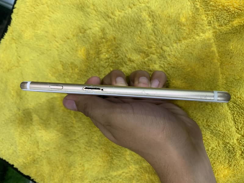 Apple iPhone 6S Plus 2