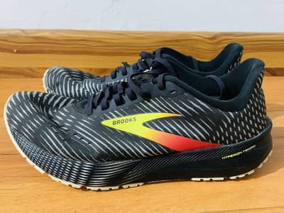 BROOKS HYPERION TEMPO MEN IN EXCELLENT CONDITION
