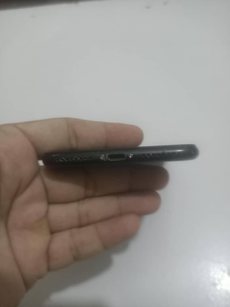 Apple iPhone 7 Plus 2