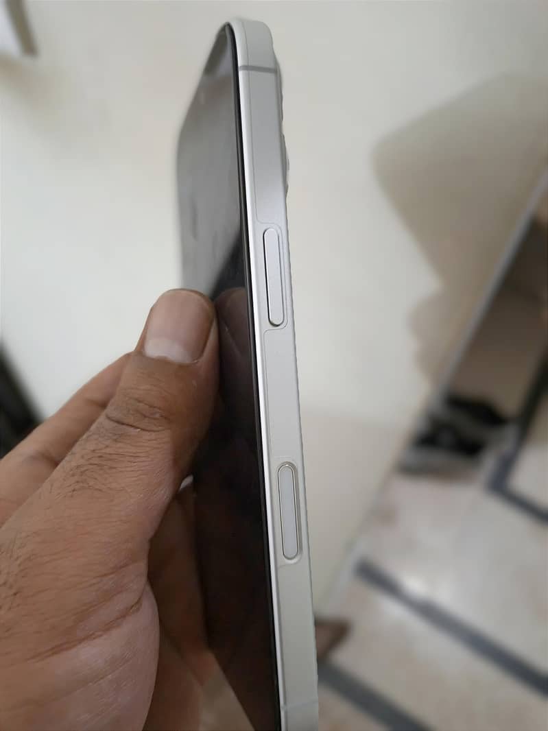 iPhone 17 3