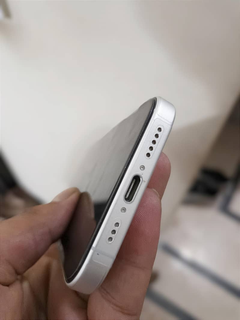 iPhone 17 4