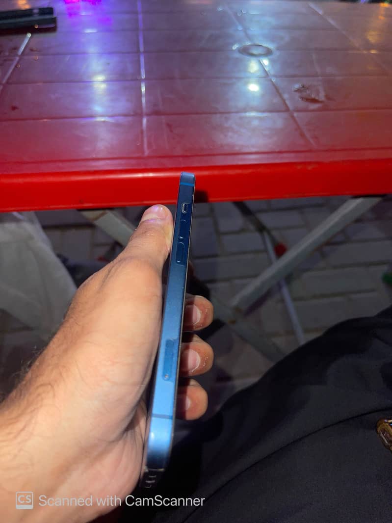iPhone 13 0