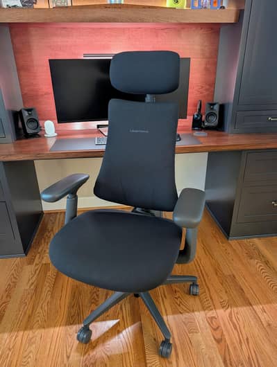 LiberNovo Omni Dynamic Ergonomic Chair – Standard Bundle with Footrest