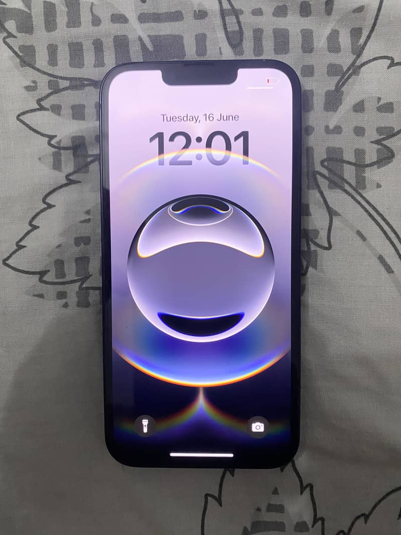 Apple iPhone 16e 1