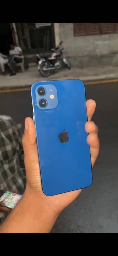 Apple iPhone 12