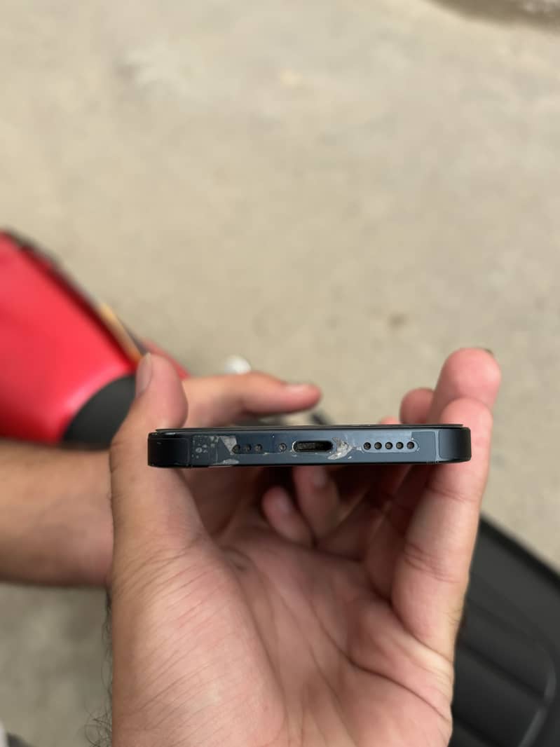 Apple iPhone 13 5