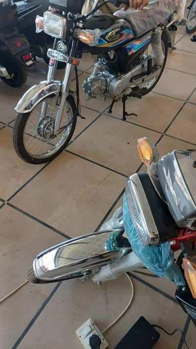 united 70 cc black urgent sale
