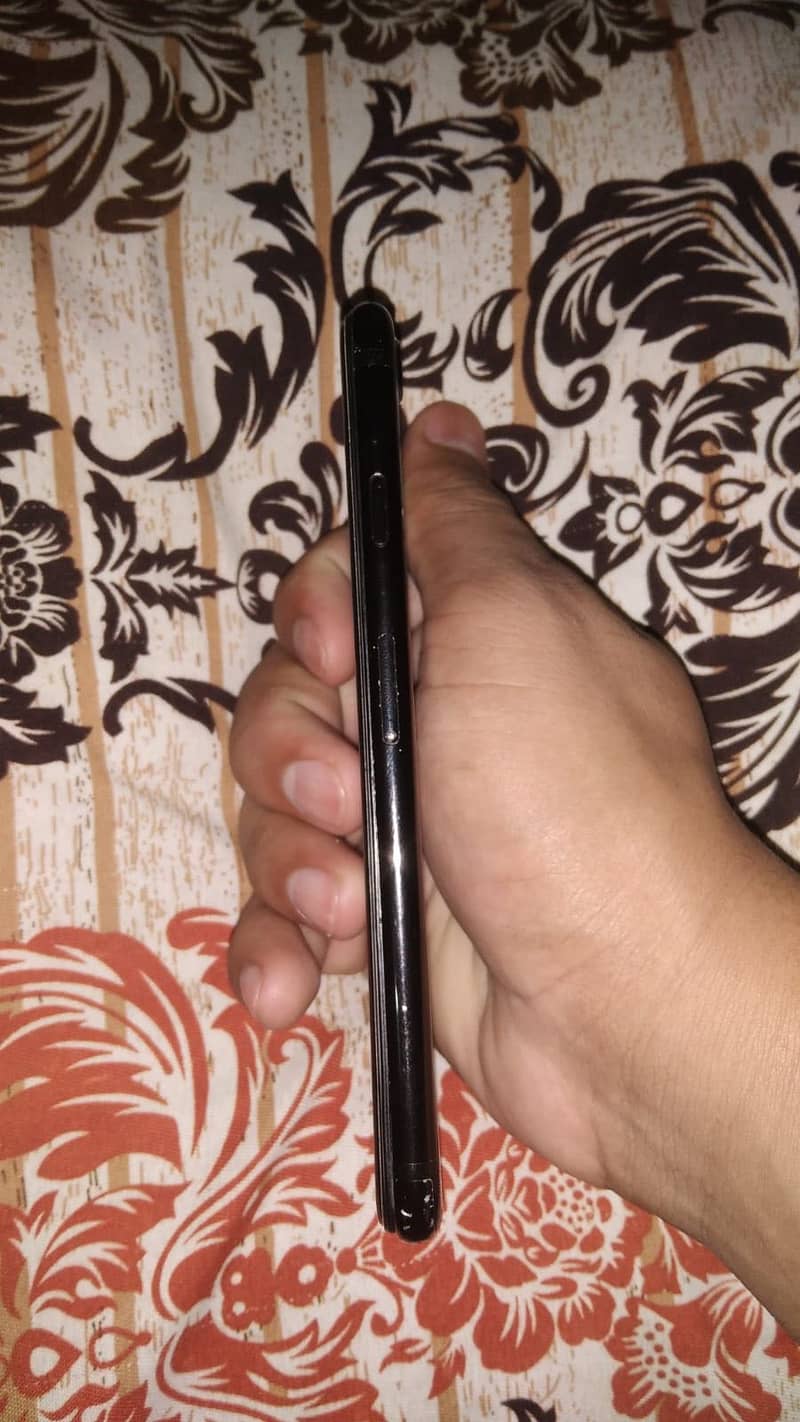 Apple iPhone 7 4
